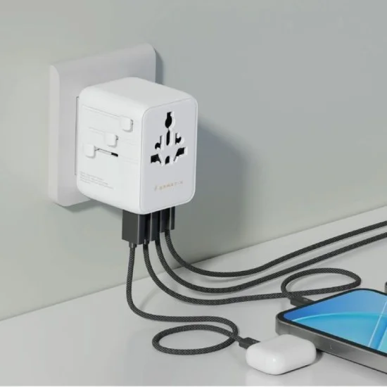 Smartix Premium International Travel Adaptor 45W Pd - White